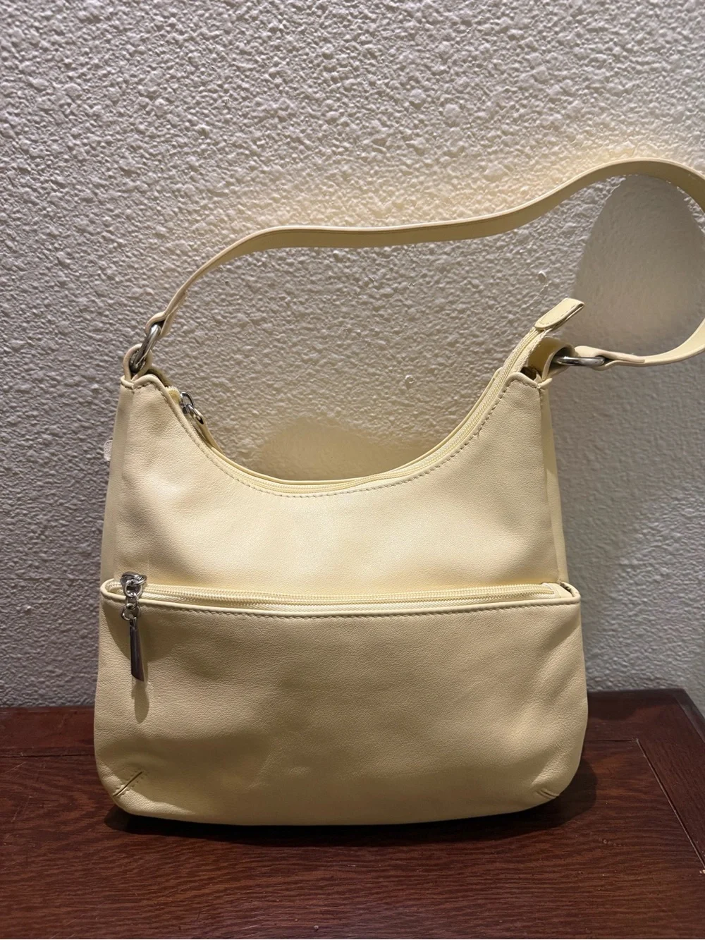 Creamy yellow Women's Shoulder Bag - Gianna Bernini